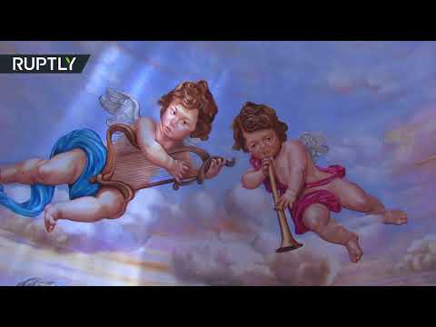 شاهد ترميم كنيسة في حلب وسط نقص الطلاء والكهرباء