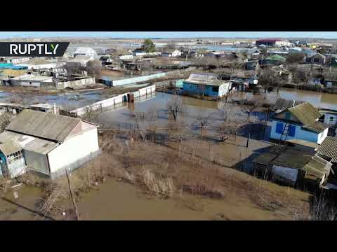 شاهد إخلاء قريتين جنوب روسيا بسبب الفيضانات