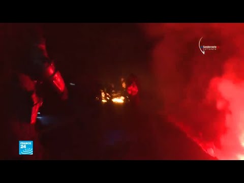 مواجهات عنيفة بين الشرطة ومدافعين عن البيئة