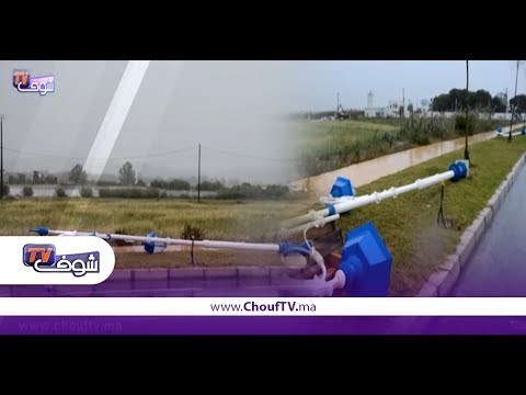 الرياح القوية أطاحت بالأعمدة الكهربائية في مارتـــيل