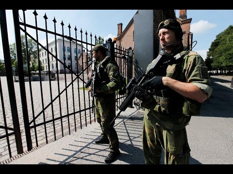 فيديو الأمن النرويجي يمنع دخول متطرفين إلى البلاد