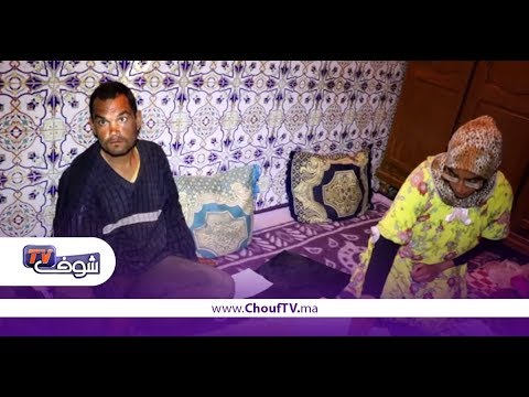 رجل يعاني من آلام في قدمه