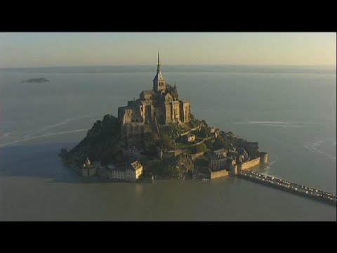 شاهد إخلاء جزيرة مون سان ميشيل الفرنسية