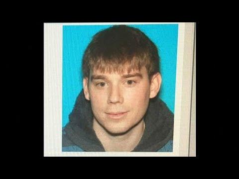 شاهد مسلح عارٍ يقتل أربعة ضحايا في مطعم