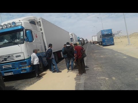 شاهد الجمارك تحبط محاولة استيراد شاحنة بضائع محظورة