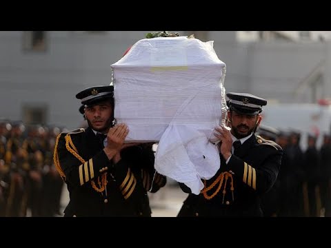 شاهد مراسم تشييع جثمان الأكاديمي الفلسطيني فادي البطش في غزة