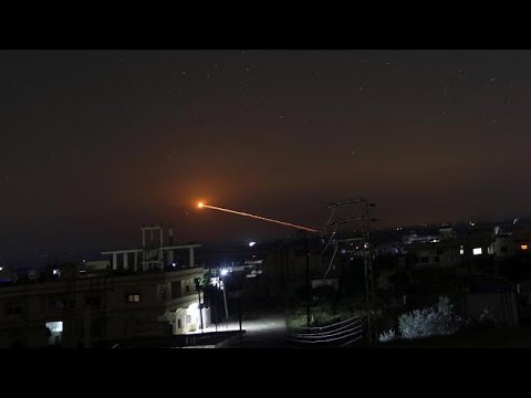 شاهد لحظة استهداف الطيران الإسرائيلي لمواقع في سورية