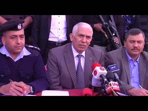 محافظ الخليل يدعو المواطنين لوقف الحملات ضد المؤسسة الأمنية