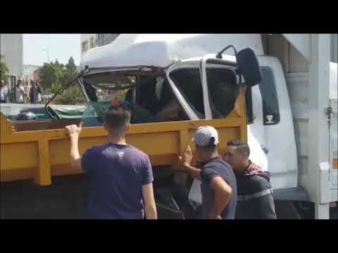 شاهد  حادثة سير خطيرة بالطريق السيار في الدار البيضاء