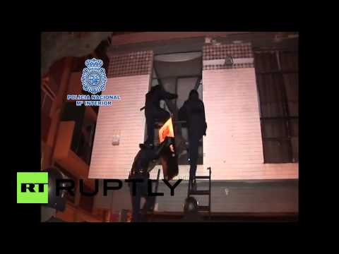 بالفيديو اعتقال 12 شخصًا يشتبه تورطهم في نشاط متطرَّف