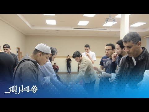 إفطار جماعي في مسجد نور الإسلام في كندا