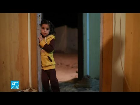 شاهد لاجئون سوريون يعيشون خارج المخيمات في الأردن وهذا حالهم