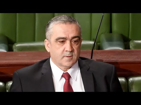 إقالة وزير الداخلية التونسي بعد 3 أيام من غرق مركب للمهاجرين