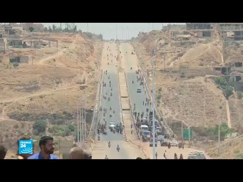 السلطات السورية تعيد فتح طريق حمصحماة