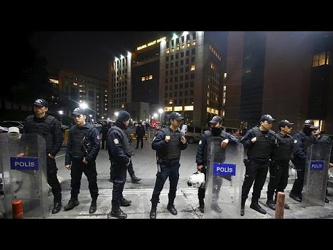 بالفيديو قوات الأمن التركية تُنهي احتجاز المُدعي العام في اسطنبول