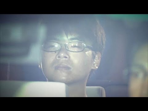 شاهد ياباني يقتل رجلا ويصيب اثنين آخرين بشكل مروع