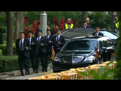 شاهد حراس كيم جونغ أون الشخصيون يقدمون عرضا جديدا في سنغافورة