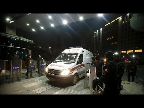 فيديو مقتل قاضي تركي خلال محاولة تحريره في إسطنبول