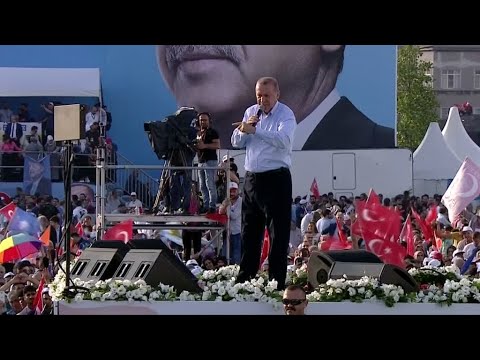 شاهد ملايين الأتراك يُصوّتون في انتخابات رئاسية حاسمة