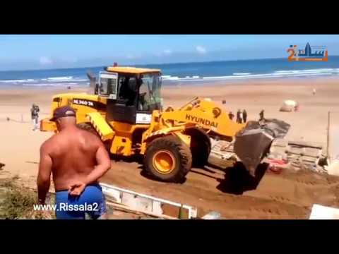 شاهد  تحرير شاطئ عين الذياب من محتلي الملك العمومي