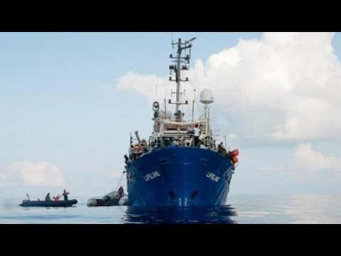 رسو سفينة لايف لاين في مالطا وعلى متنها 233 مهاجرًا