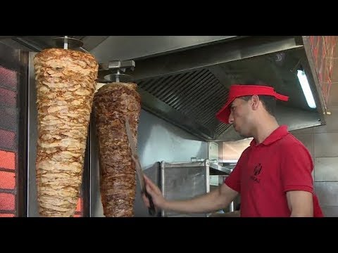 دوريات مكثّفة لمراقبة محلات الوجبات السريعة في الدار البيضاء