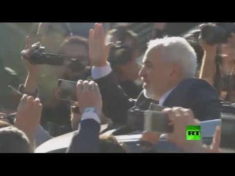 فيديو حشود كبيرة تستقبل ظريف وأعضاء لجنة التفاوض