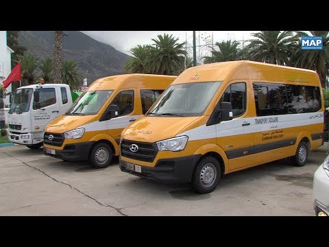 تسليم وحدات طبية متنقلة وحافلتين للنقل المدرسي للجماعات القروية في إقليم شفشاون