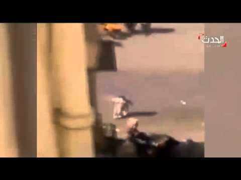 بالفيديو نزوح الأهالي من المعلا في عدن