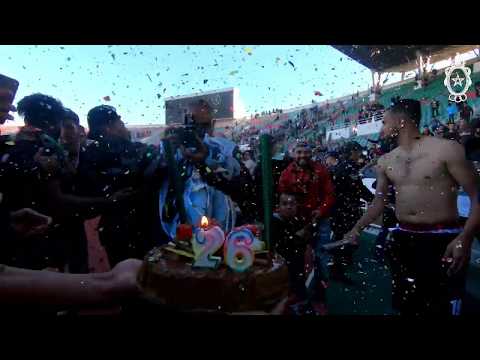 شاهد لاعبو الجيش الملكي المغربي يحتفلون  بعيد ميلاد المهدي برحمة بعد المباراة