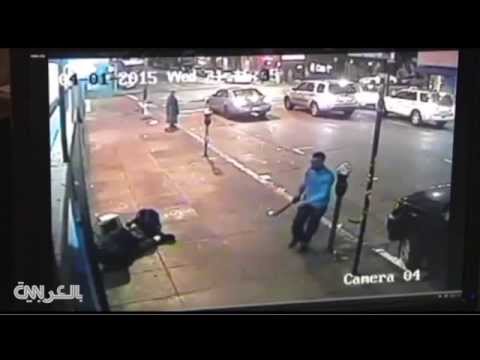 شاهداعتداء شاب على متسول في سان فرانسيسكو