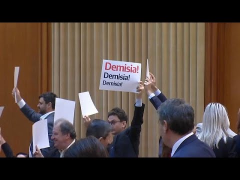 الحُكومة الرومانية تنجو من اقتراع لحجب الثقة