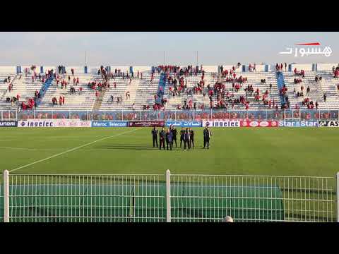 شاهد حكم مباراة الوداد وبركان يرفض الخروج من الملعب