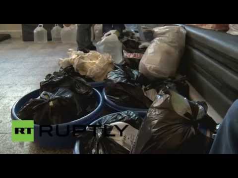 شاهد إجلاء ألفي شخص من مخيم اليرموك جنوب دمشق