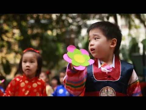 شاهدأطفال فيتنام يستعدون لاستقبال كيم وترامب