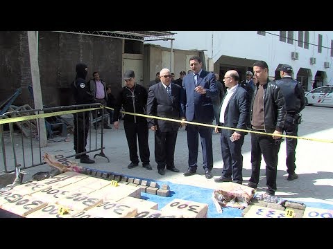 شاهد توقيف 3 أشخاص بتُهمة الاتجار الدولي بالمخدرات في فاس