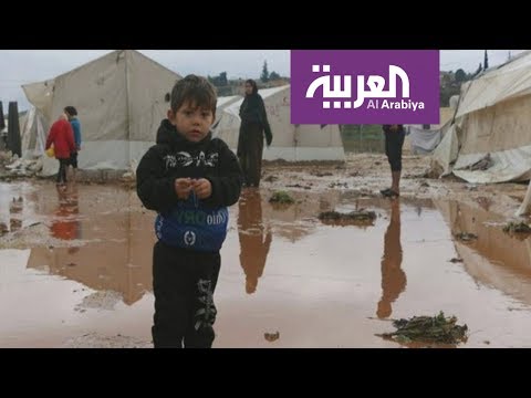 شاهد مواقع التواصل تُعيد السمع لأطفال في خيمة لجوء لبنانية