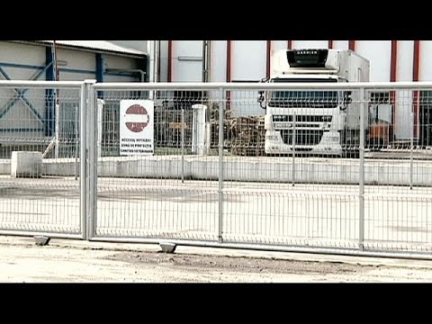 شاهد السلطات الرومانية تبعد 6 فرنسيين