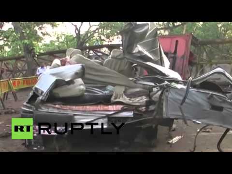 شاهد مقتل 7 أشخاص جرّاء سقوط رافعة ضخمة