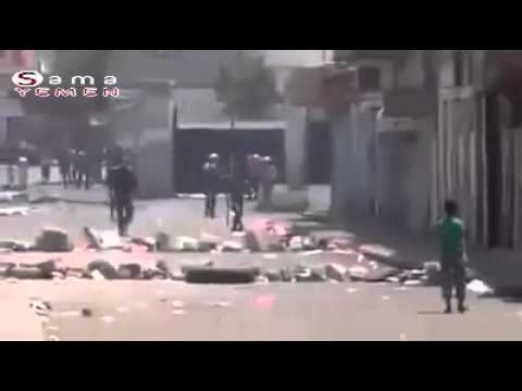 شاهد ماذا فعل طفل يمني شجاع أمام رصاص الحوثيين