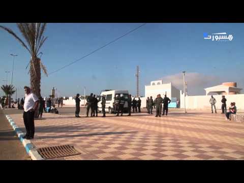 جماهير الكرة تفترش شوارع طانطان