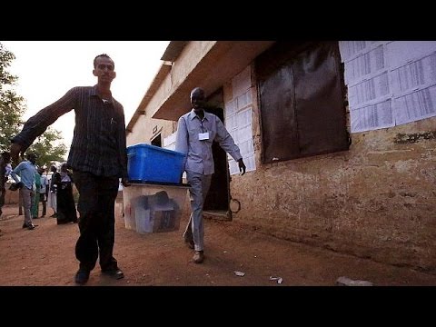 شاهد إغلاق مراكز الاقتراع في السودان
