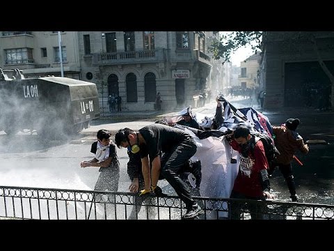 شاهد احتجاجات في شيلي ضد الفساد السياسي