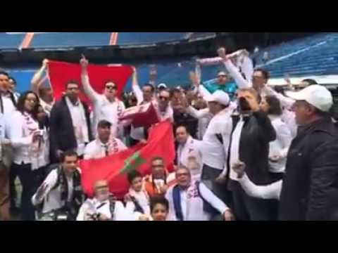 شاهد مغاربة يعزفون النشيد الوطني بدرجات البيرنابيو