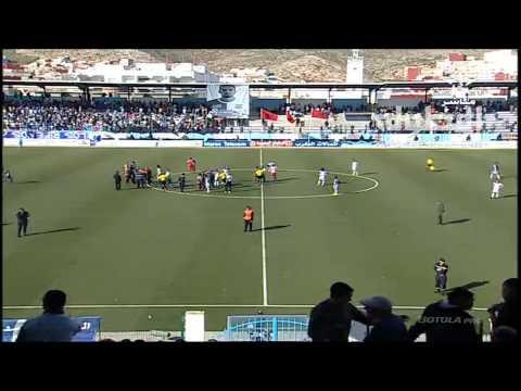 شاهد أحداث شغب خلال مباراة شباب الحسيمة وأطلس خنيفرة