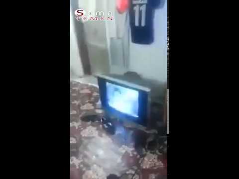 بالفيديو يمني مغترب يرد بعنف على خطاب الحوثي