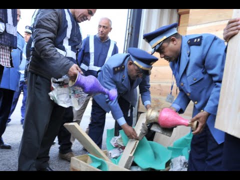 شاهد بالفيديو تهريب مواد مخدرة بطريقة ذكية