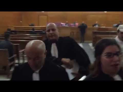 بالفيديو محامون يحتجون ضد قاض في الاستئناف