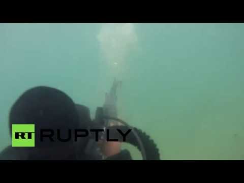 بالفيديو تدريبات لحماية سفن الأسطول الروسي من المخربين تحت الماء