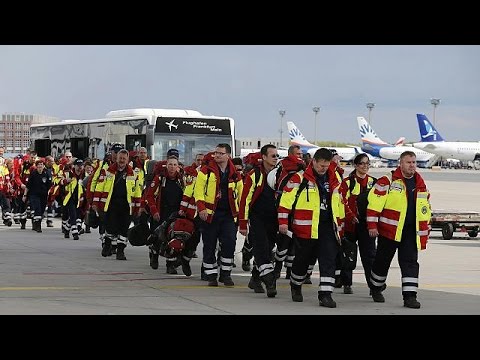 بالفيديو مستشفيات نيبال تئن من الأعداد الضخمة لمصابي الزلزال